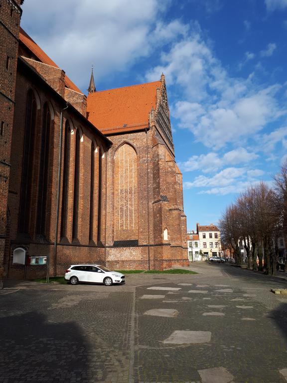 Nikolaikirch-Hof Wismar Exterior foto